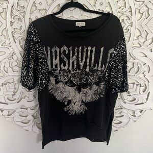 T-shirt Nashville runs big sequence sleeves